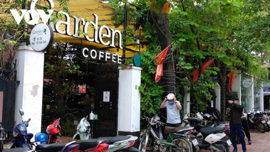 Signs of life return to Hanoi as post-pandemic catering services in operation